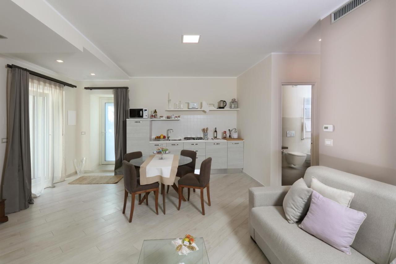 Sparviero Luxury Suites טאורמינה מראה חיצוני תמונה