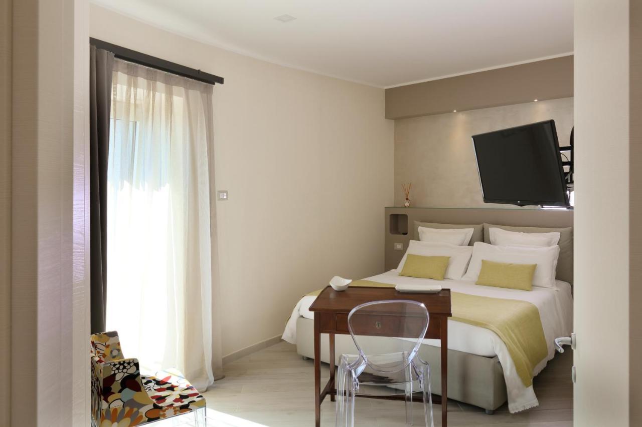 Sparviero Luxury Suites טאורמינה מראה חיצוני תמונה