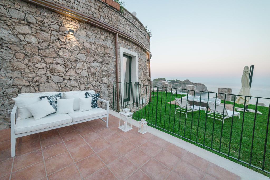 Sparviero Luxury Suites טאורמינה מראה חיצוני תמונה